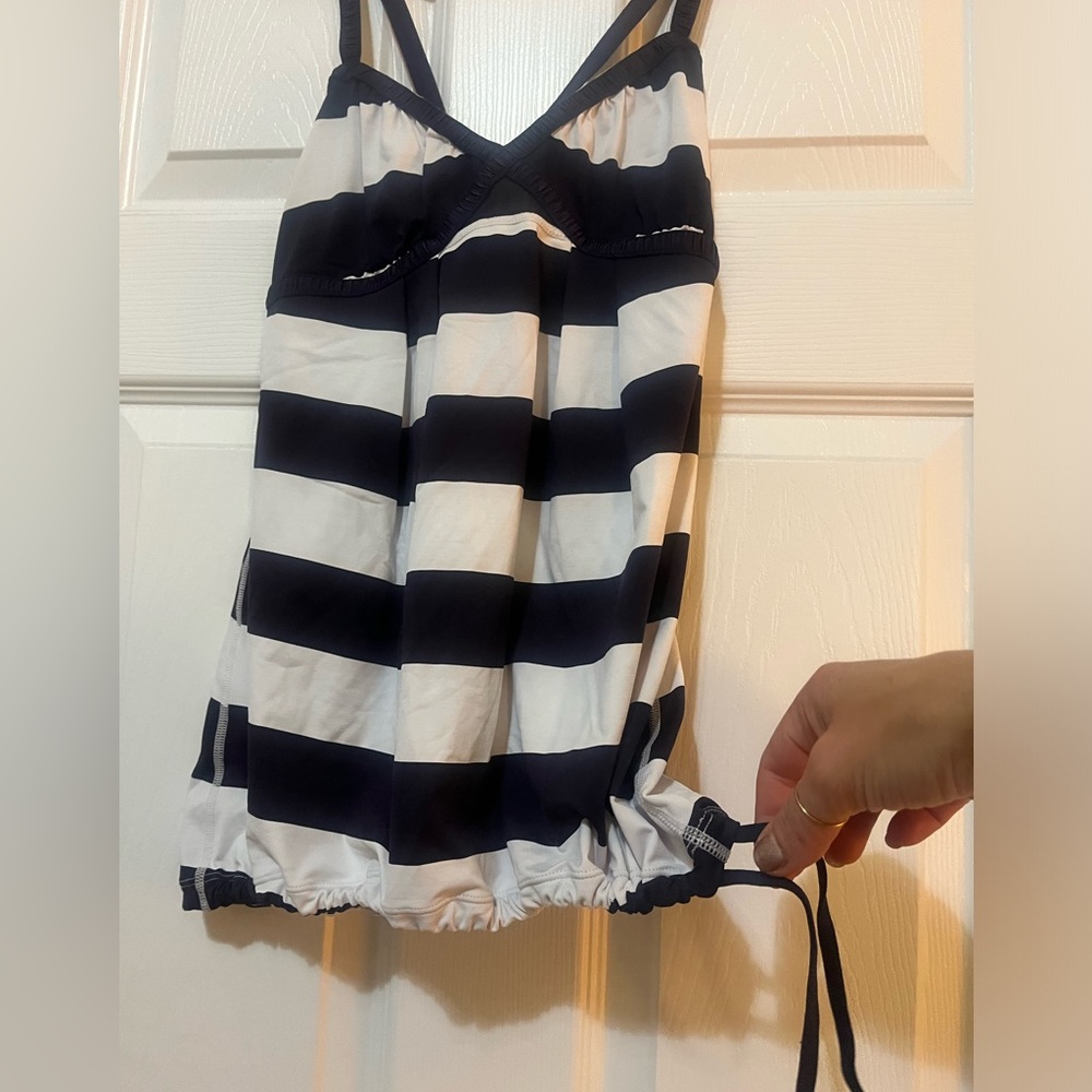 Lululemon top size 4 EUC